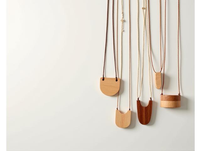 Collares modernos de madera